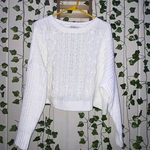 Comfy oversized cropped sweater!